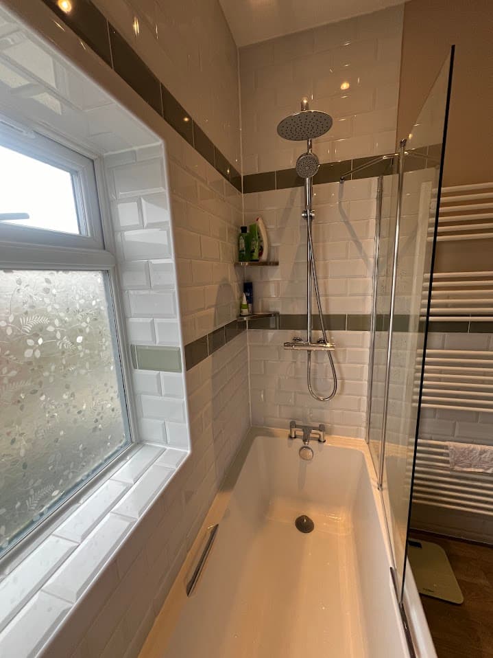 Classic White & Timber Suite detail