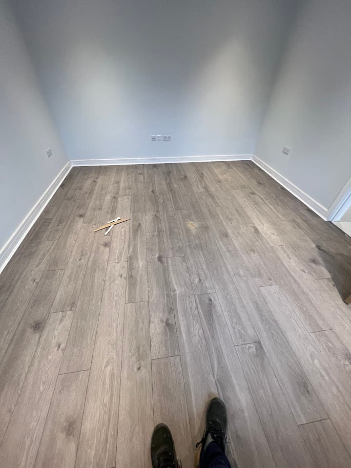 Grey Oak Laminate Installation detail