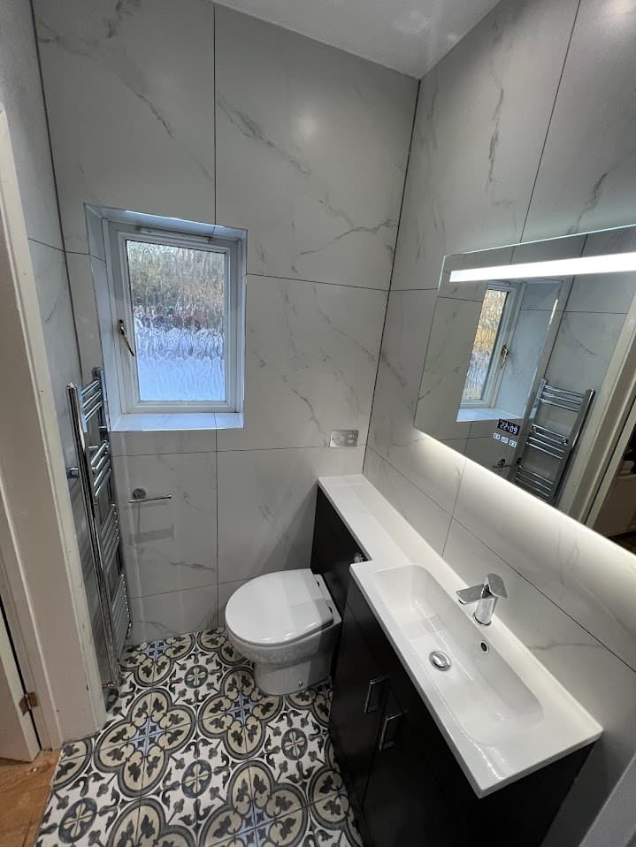 Marble & Geometric Suite detail