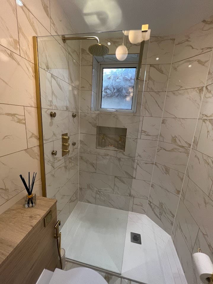 Marble & Gold Suite detail