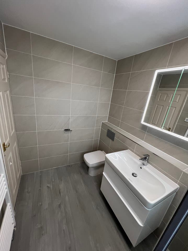 Neutral Stone & Gloss Suite detail