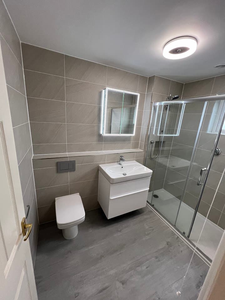 Neutral Stone & Gloss Suite detail