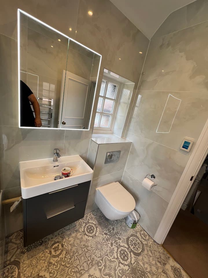 Patterned Floor & Stone Suite detail