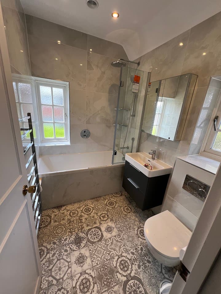 Patterned Floor & Stone Suite detail