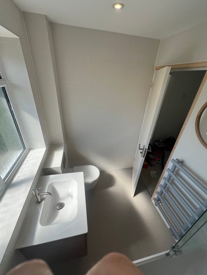 Porcelain & Timber Suite detail