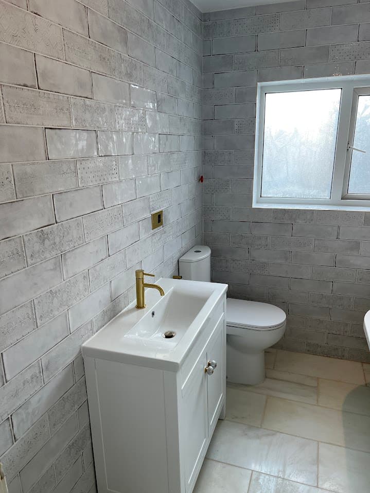 Textured Grey & Brass Suite detail