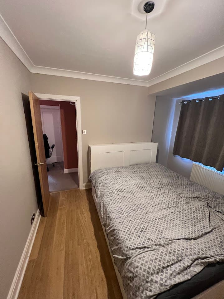 Warm Oak Laminate Bedroom detail