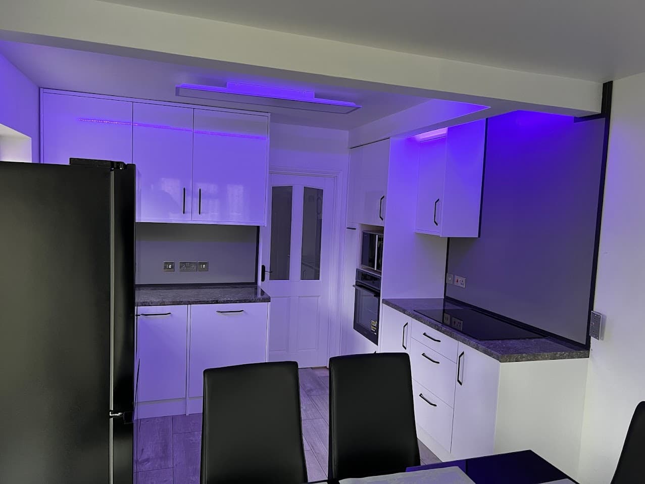 White Gloss & Graphite Kitchen