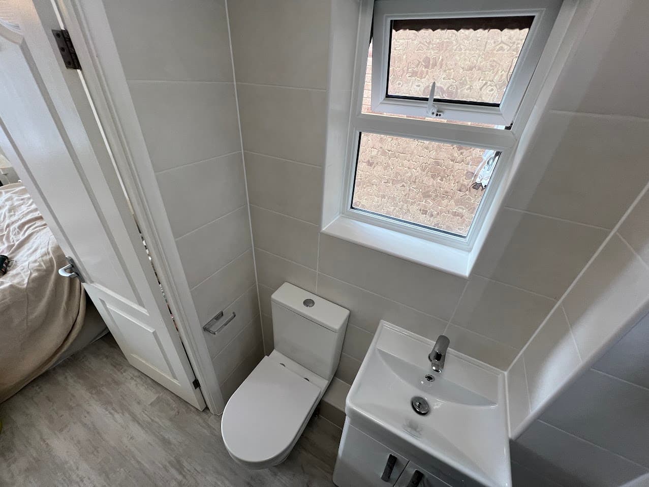 Compact Bright Shower Room detail