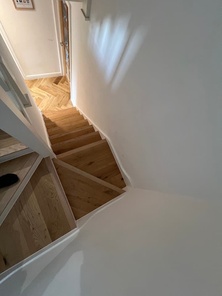 Engineered Oak Landing, Bedroom & Staircase detail