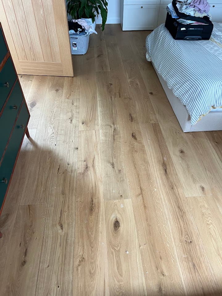 Engineered Oak Landing, Bedroom & Staircase detail