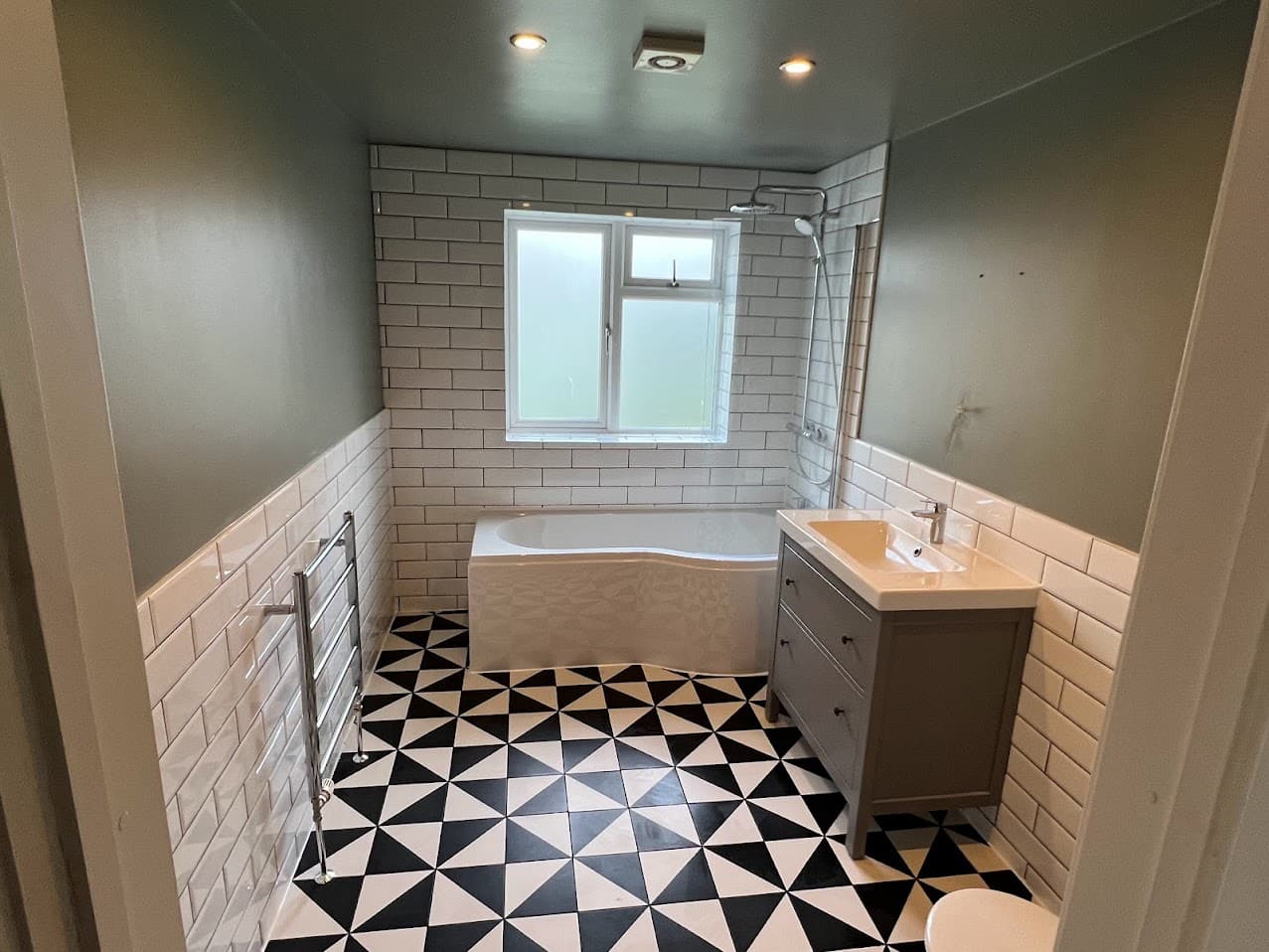 Geometric Sage Suite detail