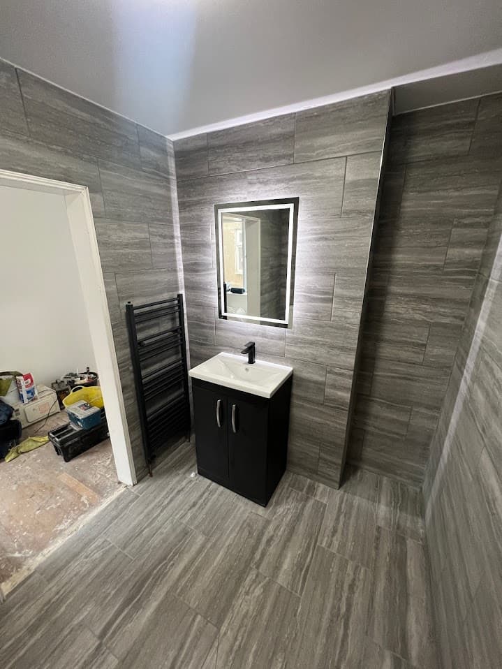 Linear Stone Wet Room detail