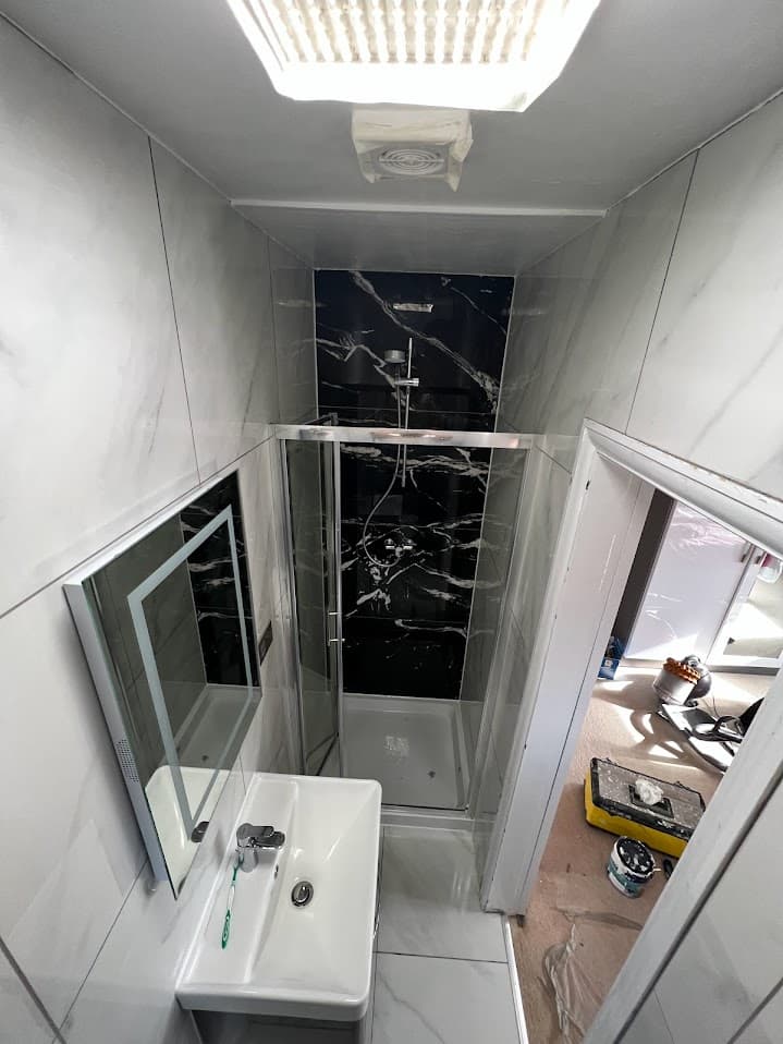 Monochrome Marble Ensuite detail