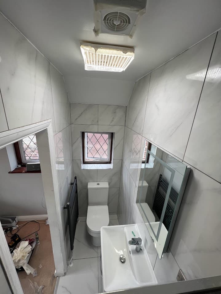 Monochrome Marble Ensuite detail