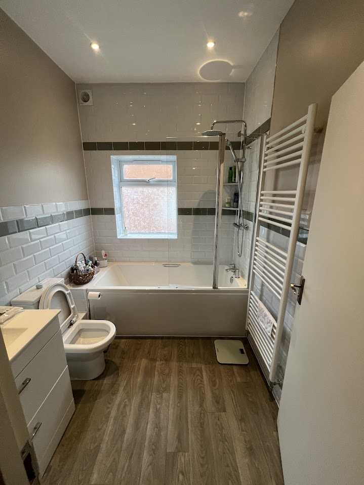 Classic White & Timber Suite